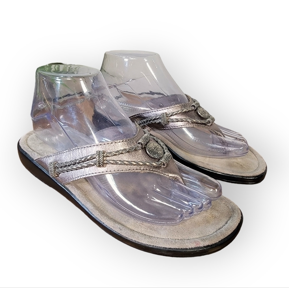 Minnetonka Silverthorne Genuine Leather Beaded Thong Sandals  Pewter Size 7